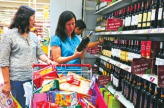 Hội nhập cho mình, đừng “dọn cỗ cho người”