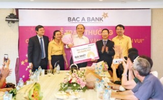 BAC A BANK trao thưởng với “Nhận quà – Trúng vàng – Đón xuân vui”