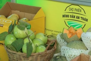 Đưa hàng chất lượng cao vào chợ phiên
