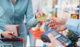 Phát triển dịch vụ ngân hàng: Nâng cao trải nghiệm khách hàng