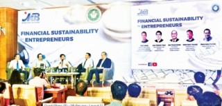 Nhiều hỗ trợ, nhưng DN cũng phải tự nâng cấp