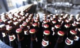 Người Thái “liều ăn nhiều” với bia Việt