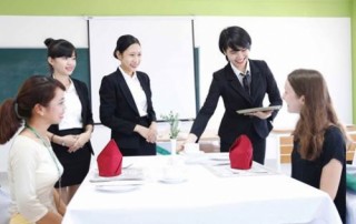 Bắt tay giải quyết việc làm cho sinh viên