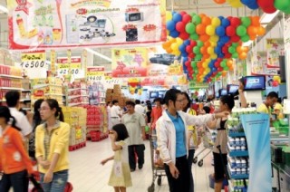 Hàng Việt bị bủa vây tứ phía