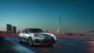 Lexus ES 2019 chốt giá bán từ khoảng 920 triệu đồng