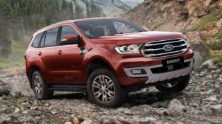 Ford Everest 2019 trang bị phanh khẩn cấp tự động cho tất cả các phiên bản