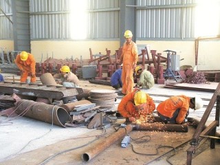 Điều chỉnh giá xăng dầu: Tạo đà cho doanh nghiệp phục hồi