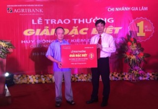 Agribank đã trao Sổ tiết kiệm tỷ đồng thứ hai