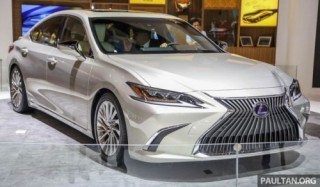 Lexus ES 300h 2019 mới có gì?