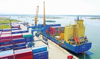 Ứng phó với những biến động từ bên ngoài