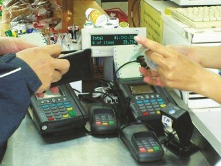 Đẩy mạnh thanh toán qua POS