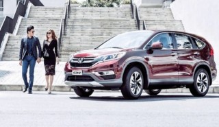 Xe ô tô giảm giá hàng loạt: Khi các ông lớn xả hàng