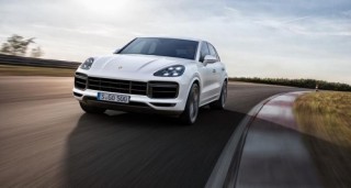 Porsche Cayenne Turbo 2018 có giá 8,92 tỷ đồng