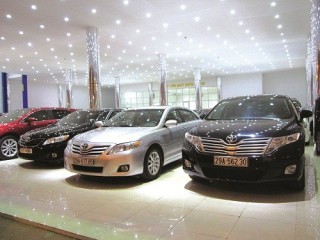 Mua xe... chạy thuế