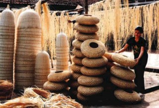 Làng nghề thủ công mỹ nghệ: Nỗi lo thiếu hụt nguồn nguyên liệu