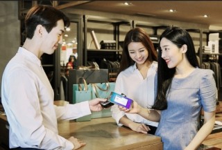 Thẻ ngân hàng hướng đến người tiêu dùng trẻ