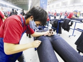 Càng lúng túng cho DN dệt may