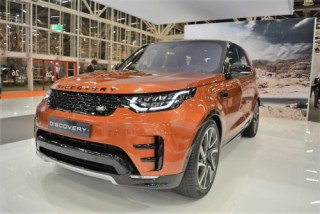 Land Rover Discovery 2017 xuất hiện tại triển lãm Bologna Motor Show