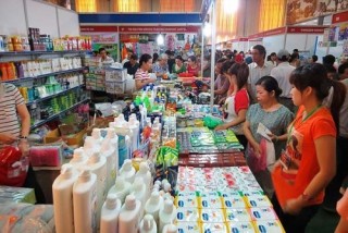 Ngành hàng tiêu dùng đối mặt nhà đầu tư ngoại